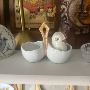 Vintage Porcelain Mini Egg & Chick Salt & Pepper Lustreware Figurine
